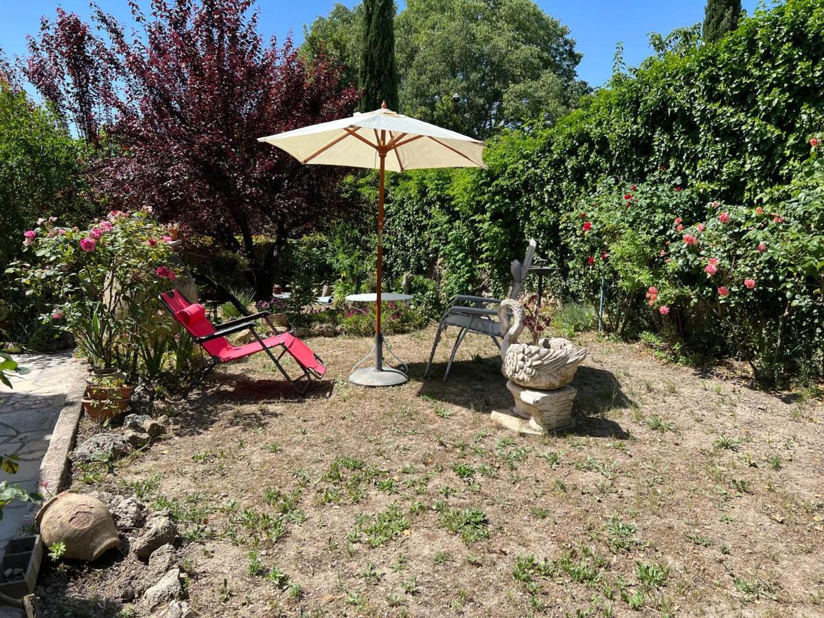 Villa Lumineuse Et Spacieuse Lorgues Exterior foto